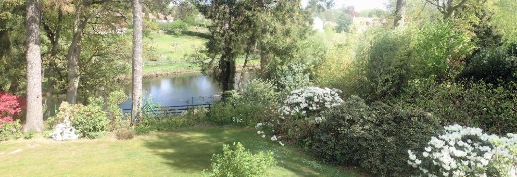 Au Charme Du Lac Espace Bien Etre Et Piscine Chauffe Proche Parc Et Restaurant Du Casino Forges-les-Eaux Bagian luar foto